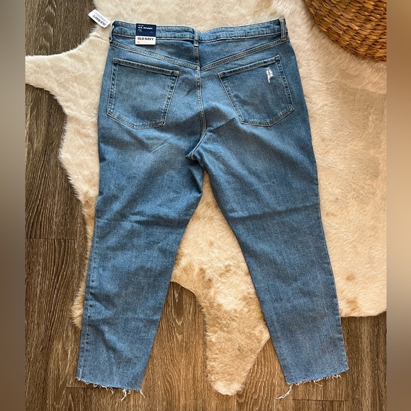 NWT Old Navy High-Waisted OG Straight Cut-Off Jeans in Alma 18 - Picture 8 of 15